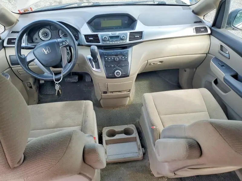 2011 HONDA ODYSSEY LX  