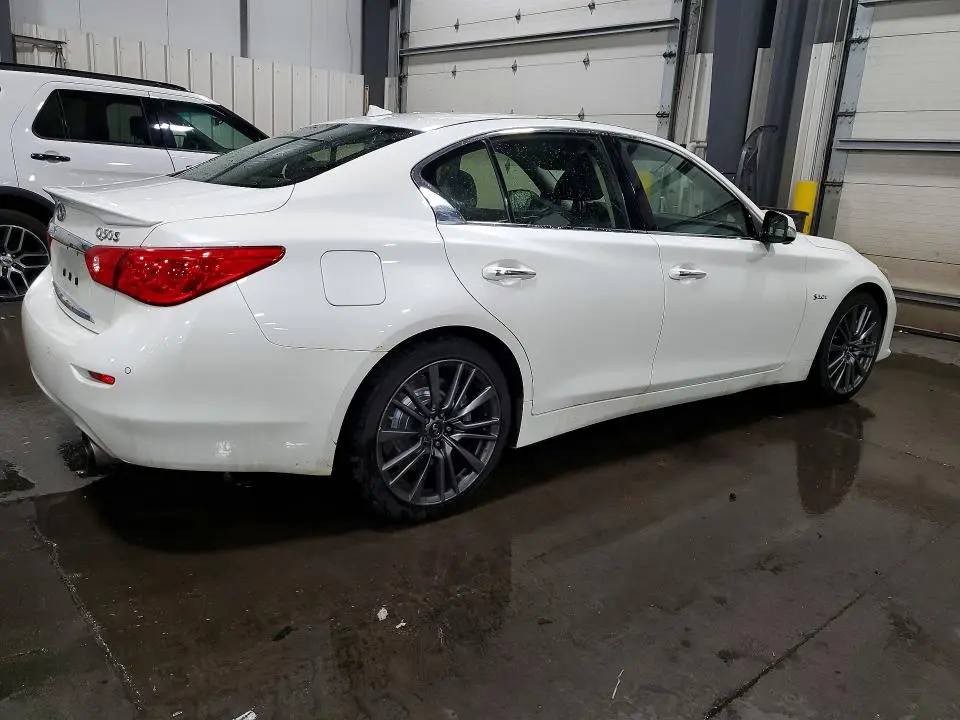 2016 INFINITI Q50 RED SPORT 400  
