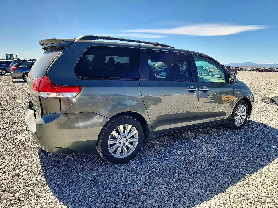 2011 TOYOTA SIENNA LIMITED 7-PASSENGER  