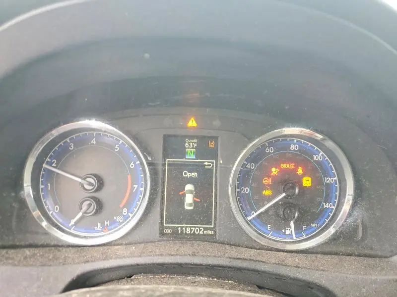 2019 TOYOTA COROLLA SE  