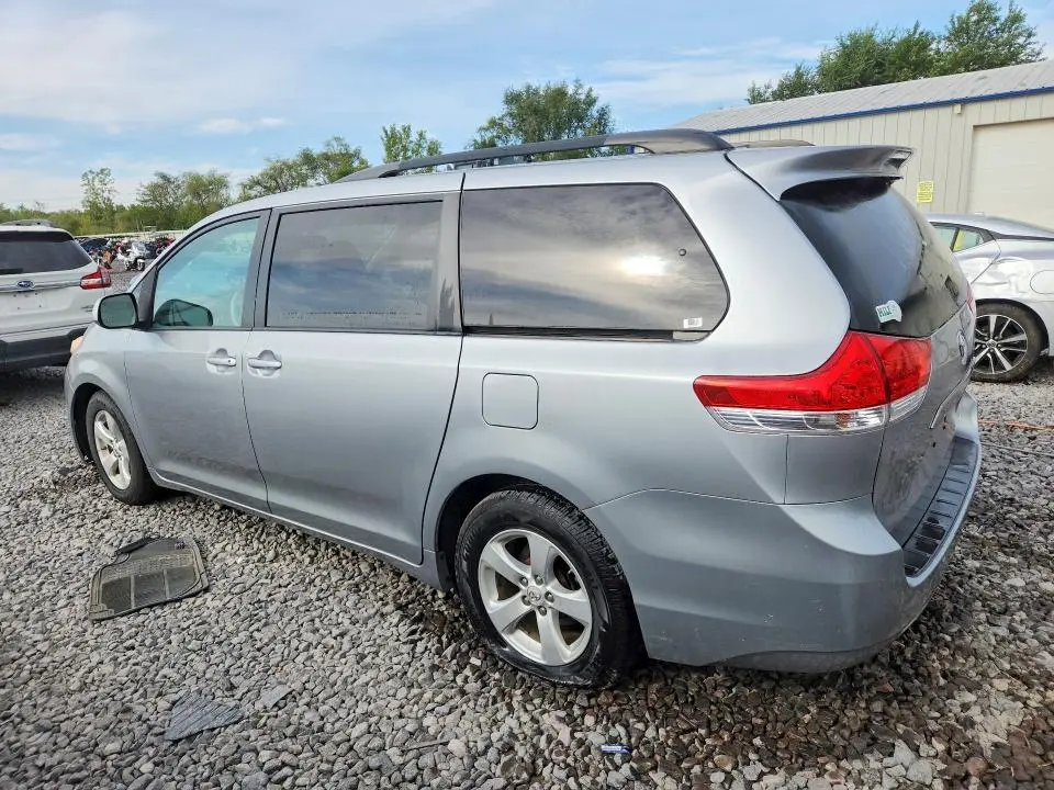 2011 TOYOTA SIENNA LE  
