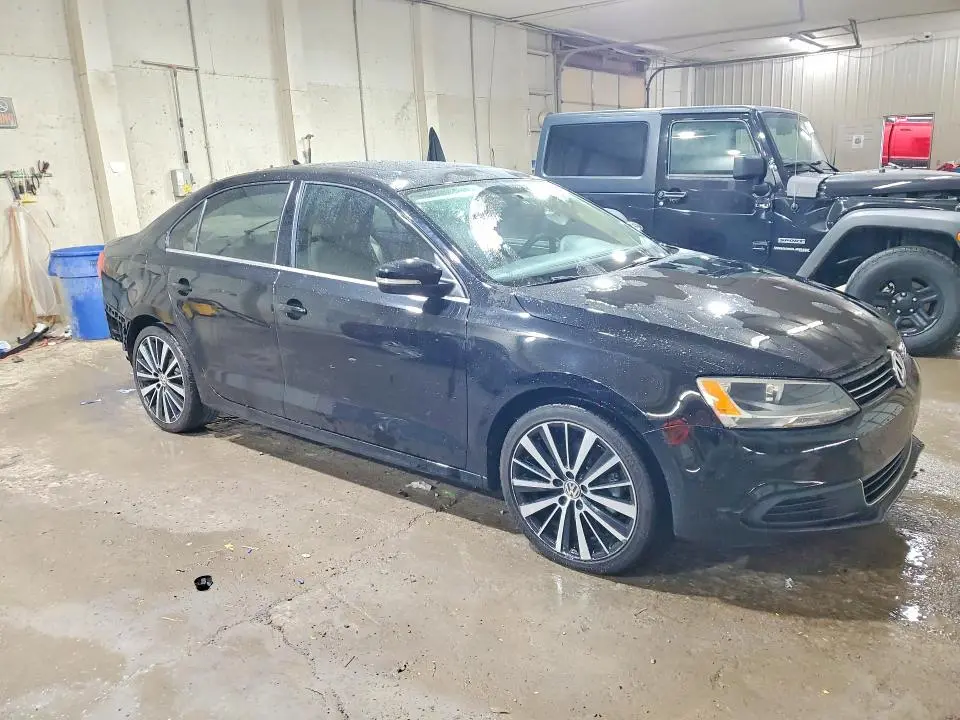 2014 VOLKSWAGEN JETTA SE  