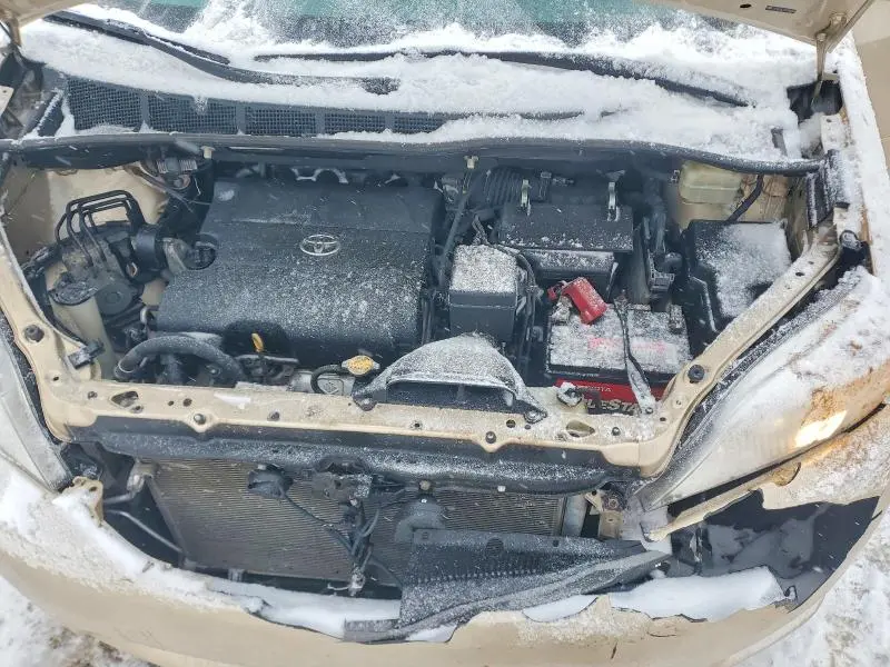 2013 TOYOTA SIENNA XLE  