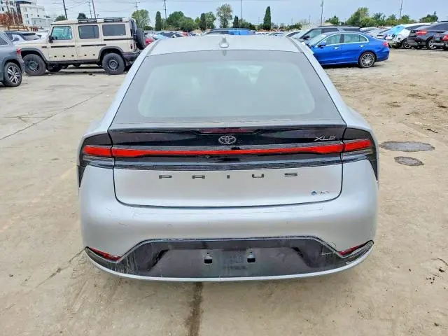 2024 TOYOTA PRIUS XLE  