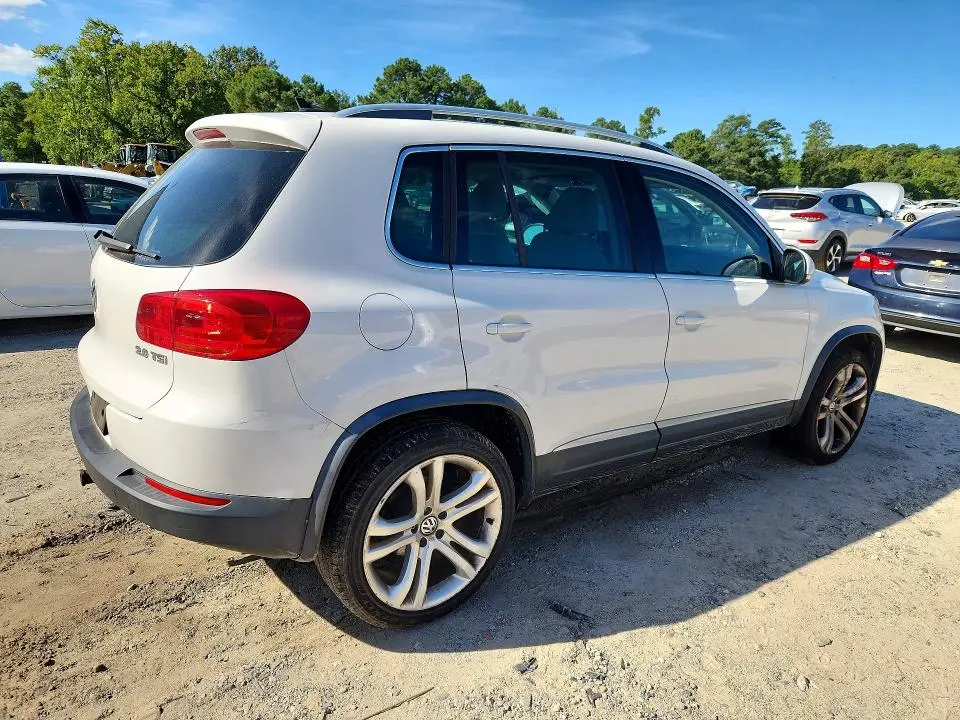 2012 VOLKSWAGEN TIGUAN S  