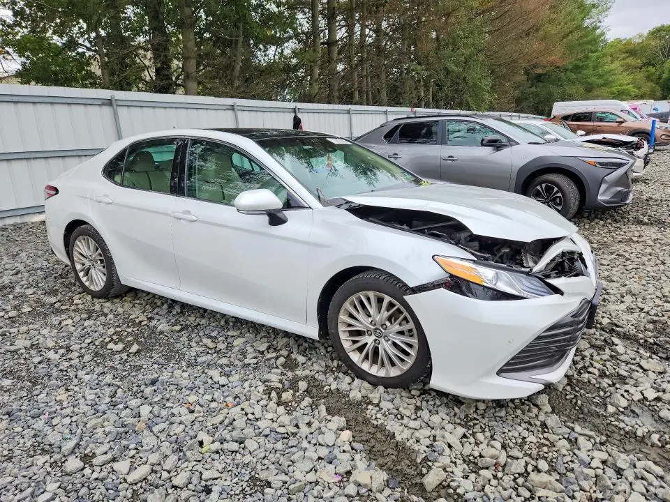 2018 TOYOTA CAMRY XLE  