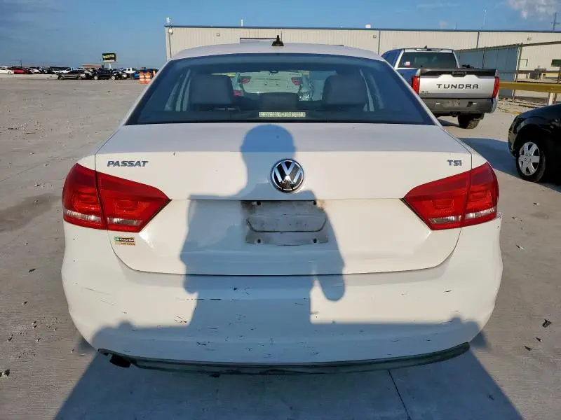 2015 VOLKSWAGEN PASSAT S  