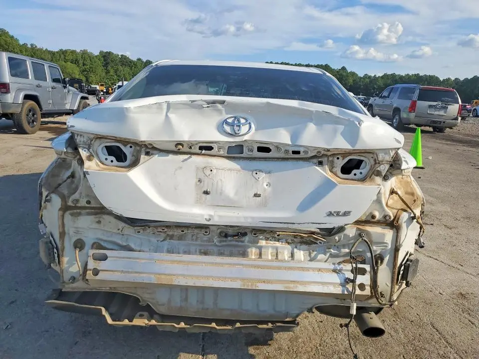 2018 TOYOTA CAMRY XLE  