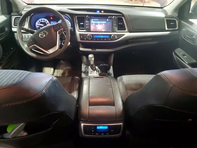 2016 TOYOTA HIGHLANDER LE  