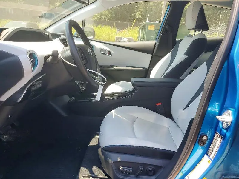 2021 TOYOTA PRIUS XLE  