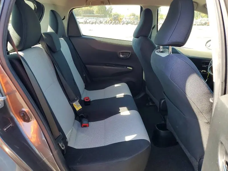 2014 TOYOTA YARIS 5-DOOR LE  