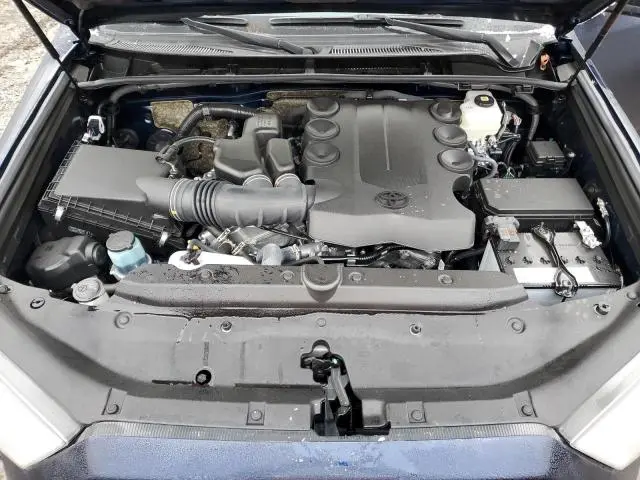 2023 TOYOTA 4RUNNER SE  