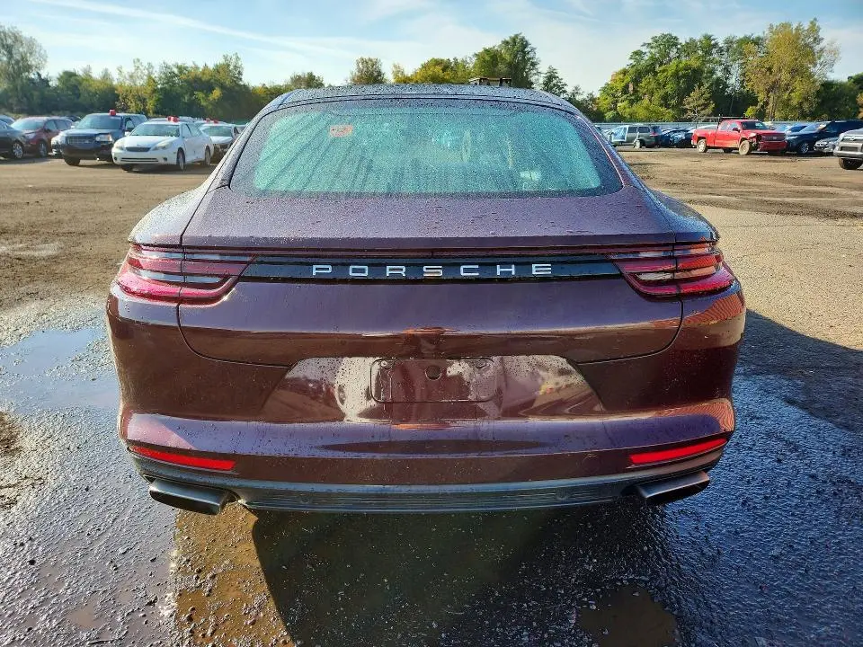 2018 PORSCHE PANAMERA 4  