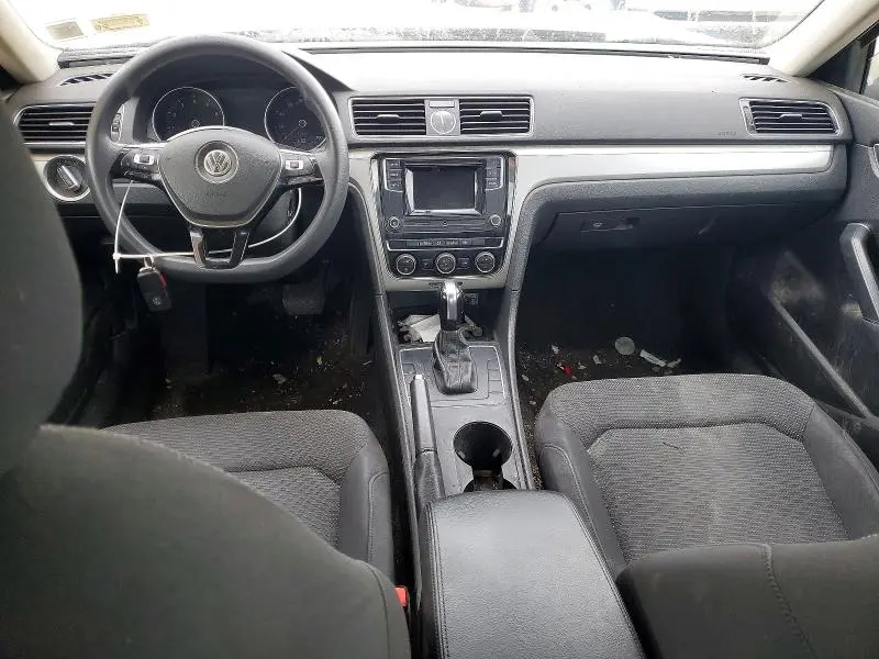 2016 VOLKSWAGEN PASSAT   