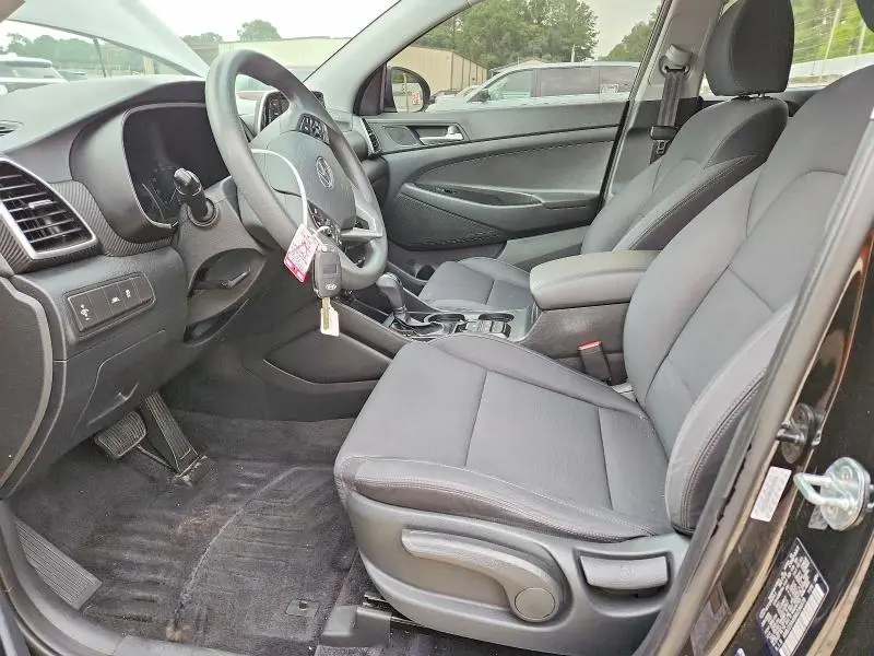 2021 HYUNDAI TUCSON SE  