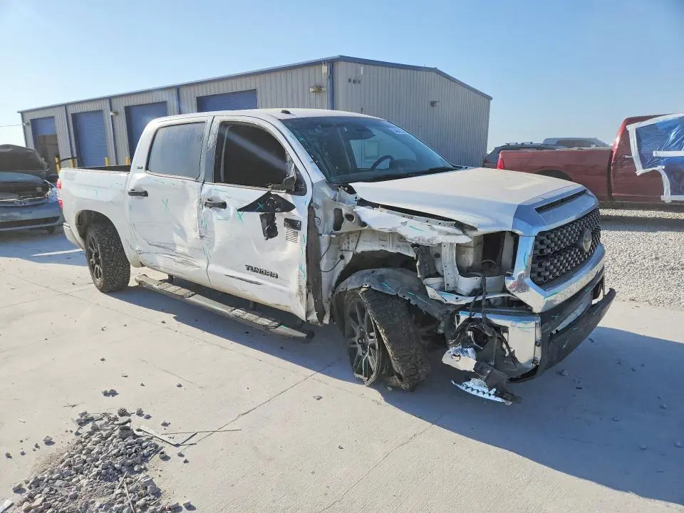 2019 TOYOTA TUNDRA CREWMAX SR5  