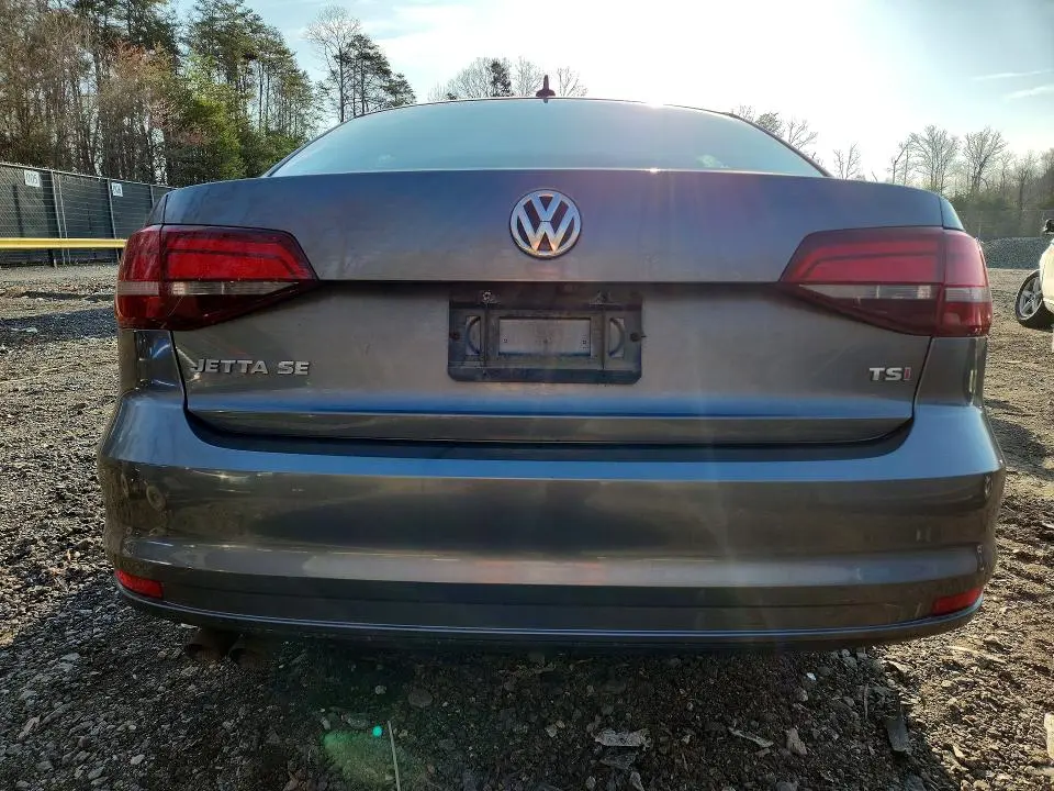 2017 VOLKSWAGEN JETTA SE  
