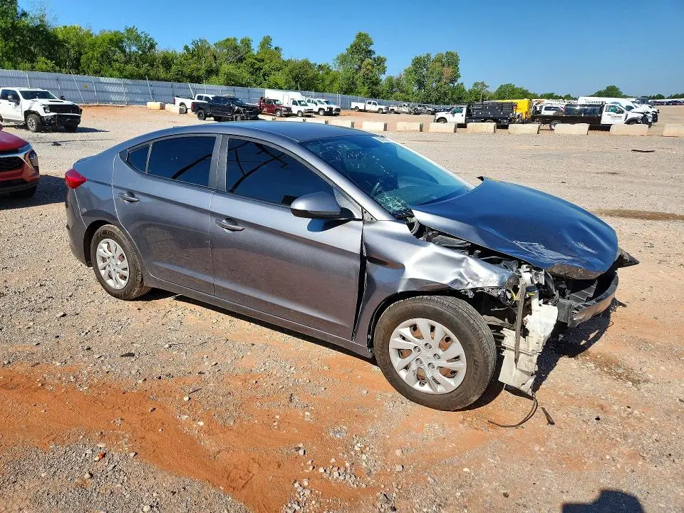 2018 HYUNDAI ELANTRA SE  