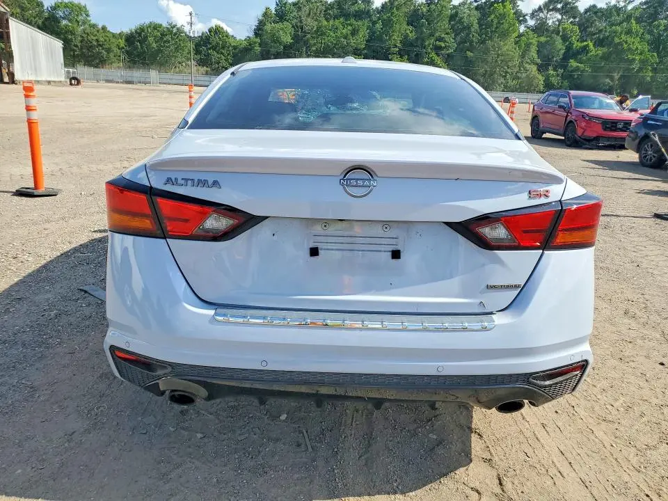 2023 NISSAN ALTIMA SR  