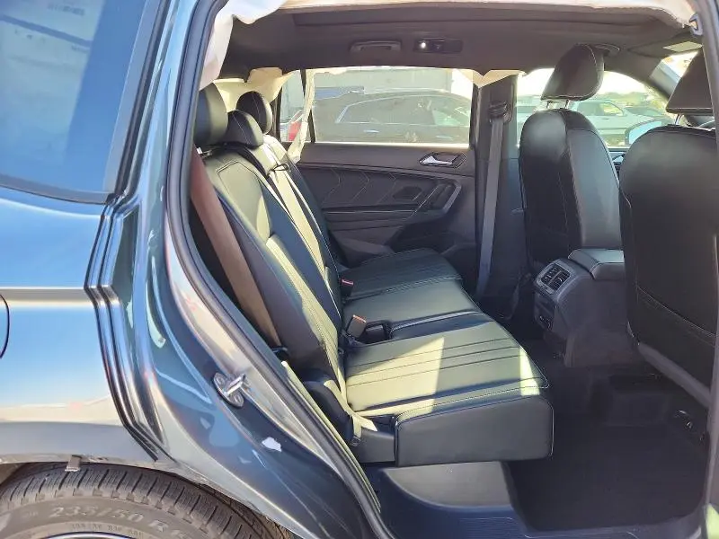 2022 VOLKSWAGEN TIGUAN SE R-LINE BLACK  