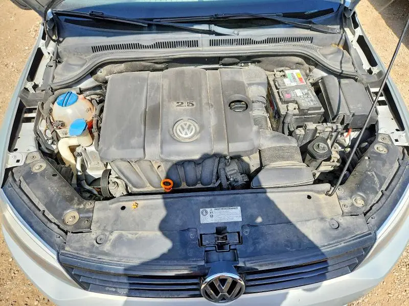 2011 VOLKSWAGEN JETTA SE  