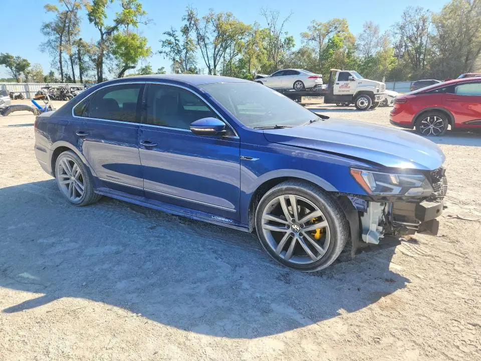 2017 VOLKSWAGEN PASSAT R-LINE  