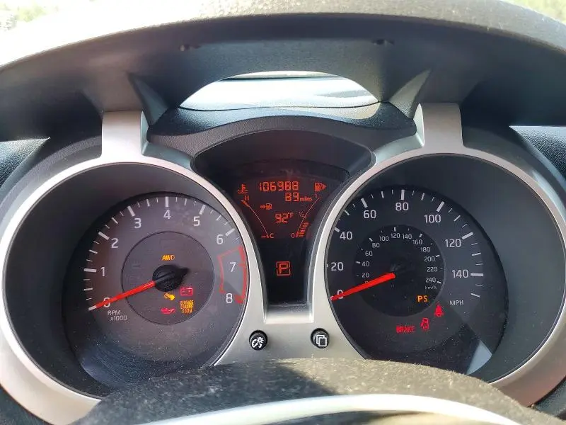 2014 NISSAN JUKE SV  