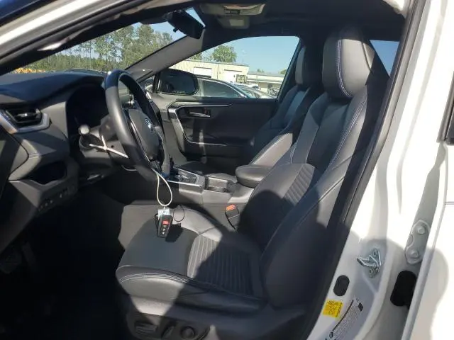 2020 TOYOTA RAV4 XSE