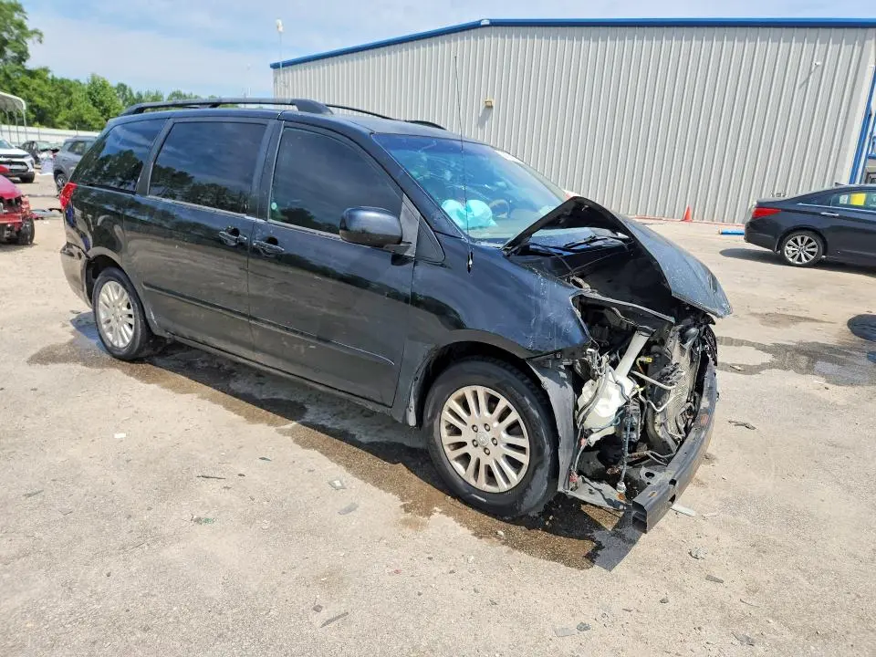 2010 TOYOTA SIENNA XLE  