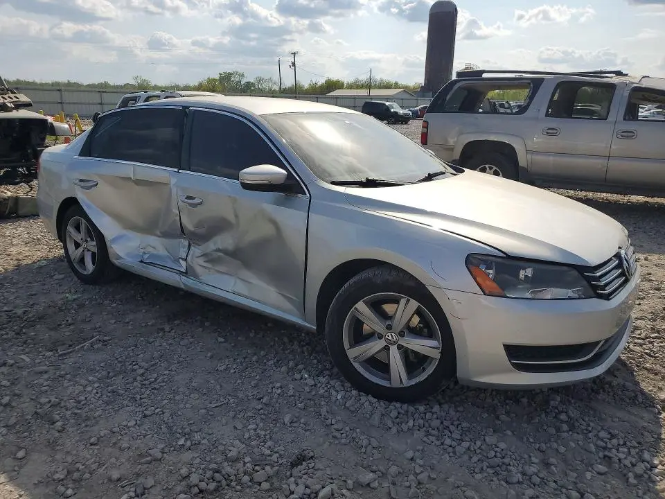 2014 VOLKSWAGEN PASSAT SE  