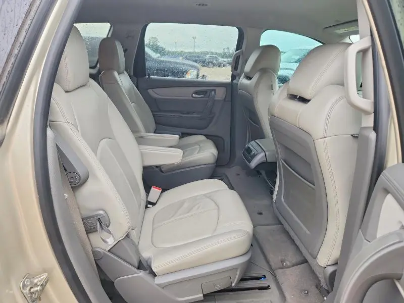 2015 CHEVROLET TRAVERSE LT  