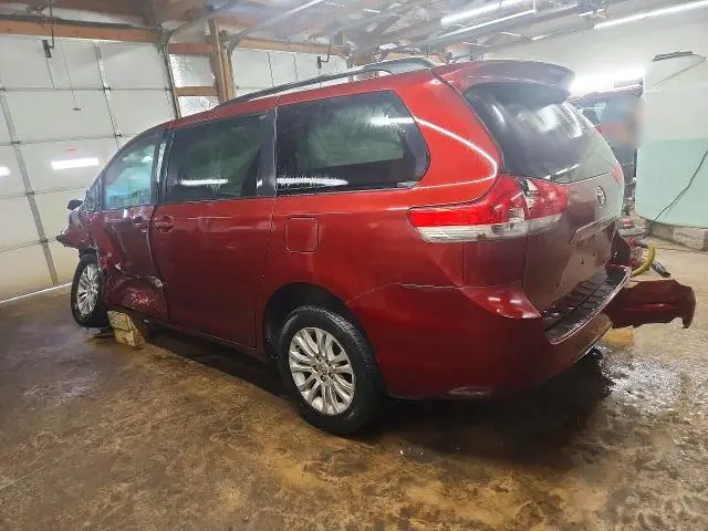 2013 TOYOTA SIENNA XLE 8-PASSENGER  
