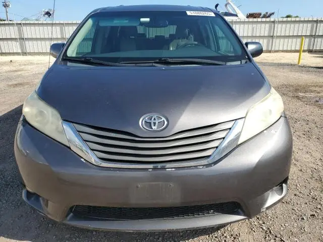 2012 TOYOTA SIENNA XLE  