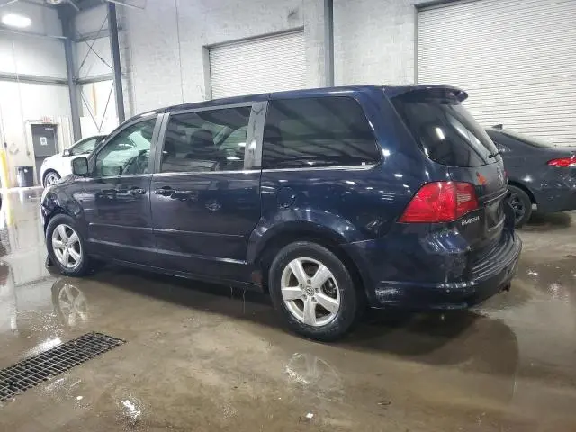 2010 VOLKSWAGEN ROUTAN SE  