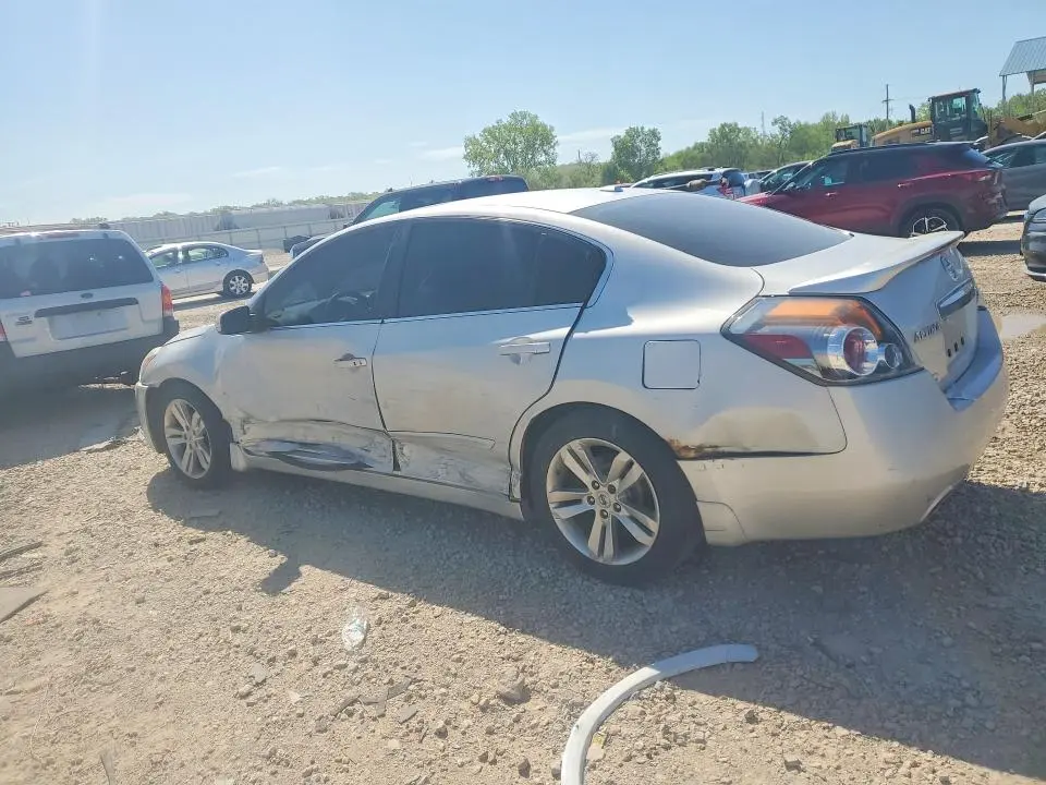 2011 NISSAN ALTIMA SR  