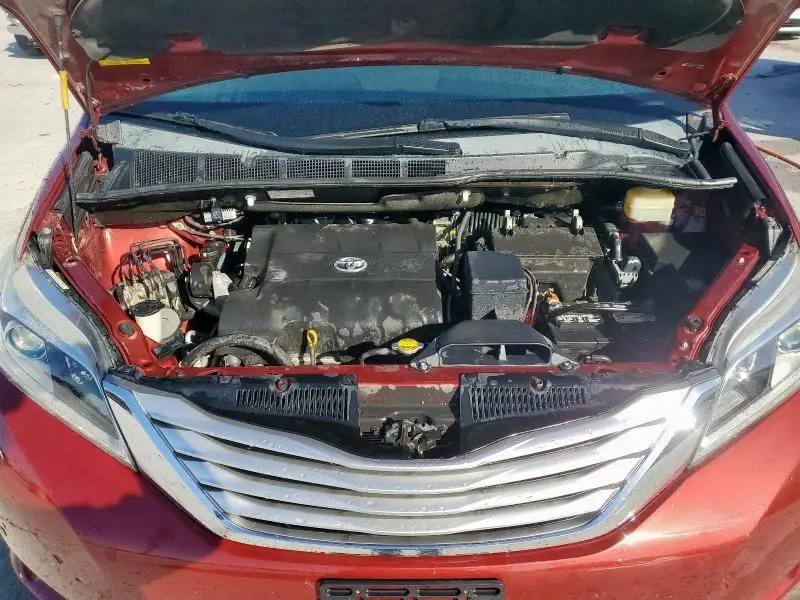 2015 TOYOTA SIENNA XLE  