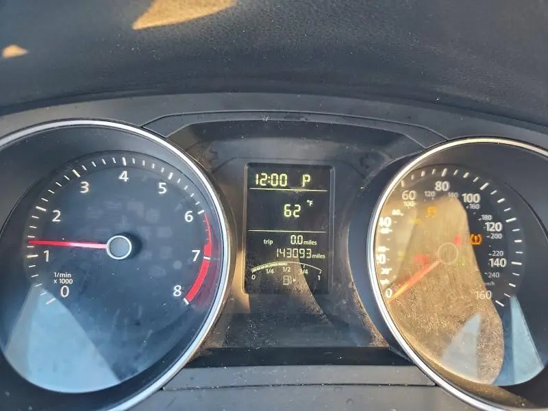 2015 VOLKSWAGEN JETTA SE  