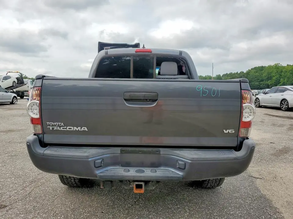 2015 TOYOTA TACOMA V6  