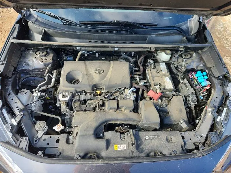 2022 TOYOTA RAV4 XLE  