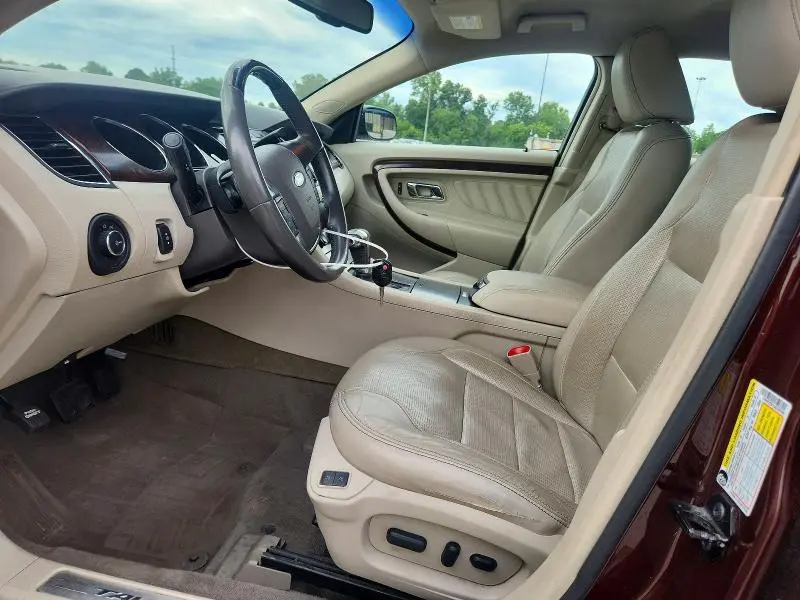 2010 FORD TAURUS LIMITED  