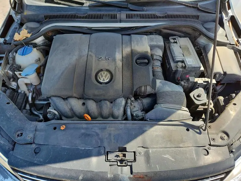 2011 VOLKSWAGEN JETTA SE  