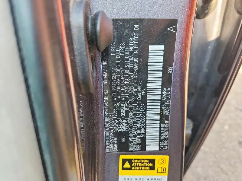 2013 TOYOTA HIGHLANDER SE  