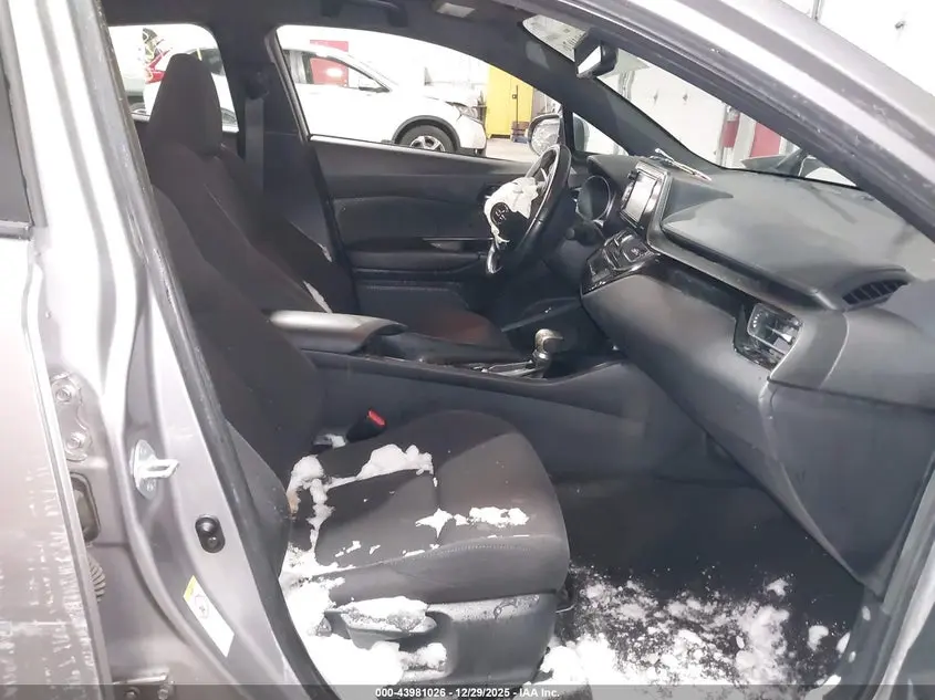 2018 TOYOTA C-HR XLE PREMIUM