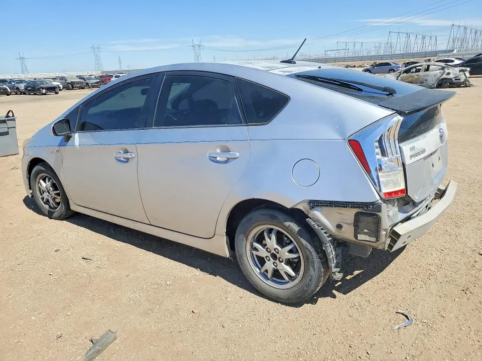 2010 TOYOTA PRIUS III  