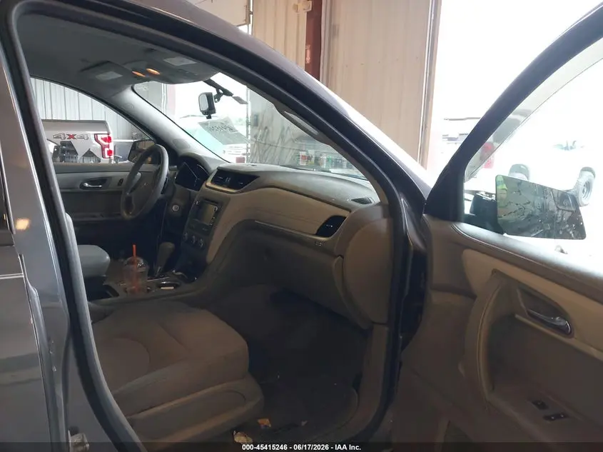 2013 CHEVROLET TRAVERSE LS