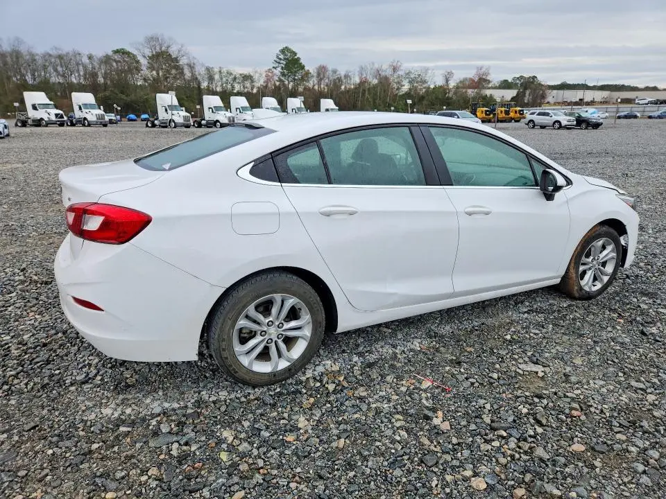 2019 CHEVROLET CRUZE LT  