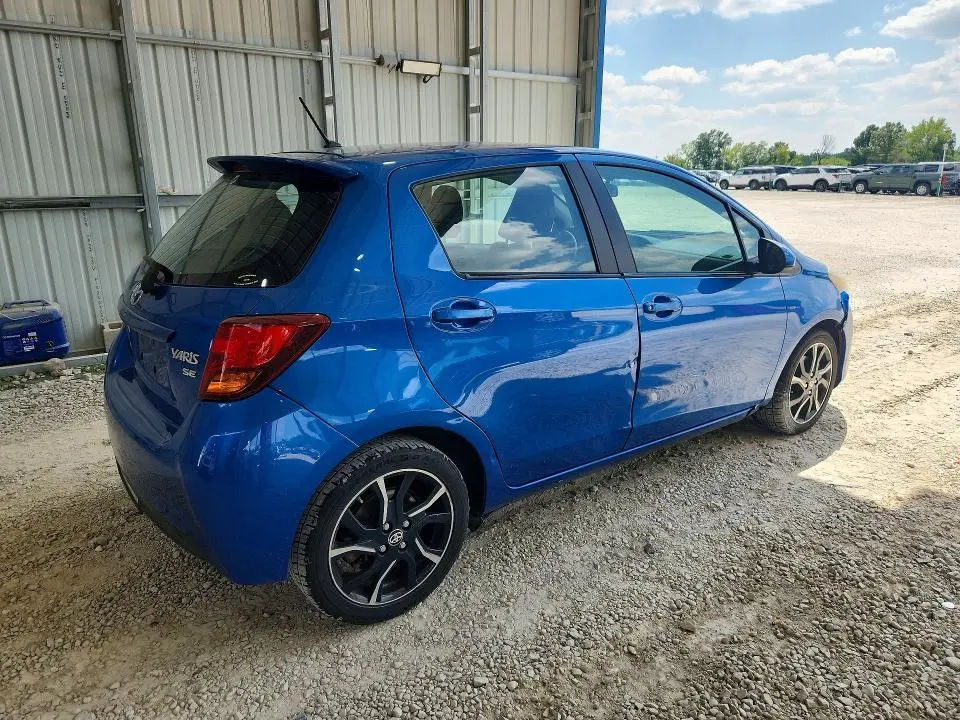 2015 TOYOTA YARIS 5-DOOR SE  