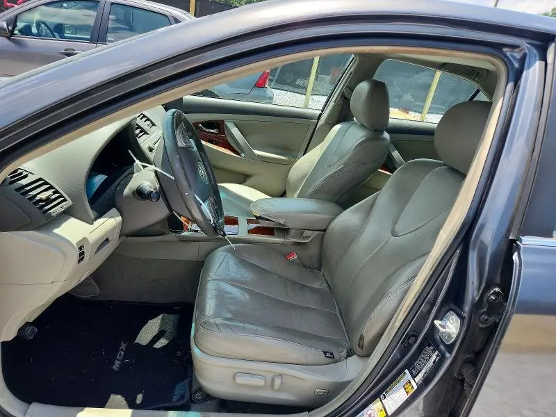 2010 TOYOTA CAMRY XLE  