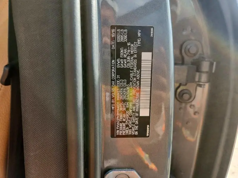 2017 VOLVO XC90 T6  