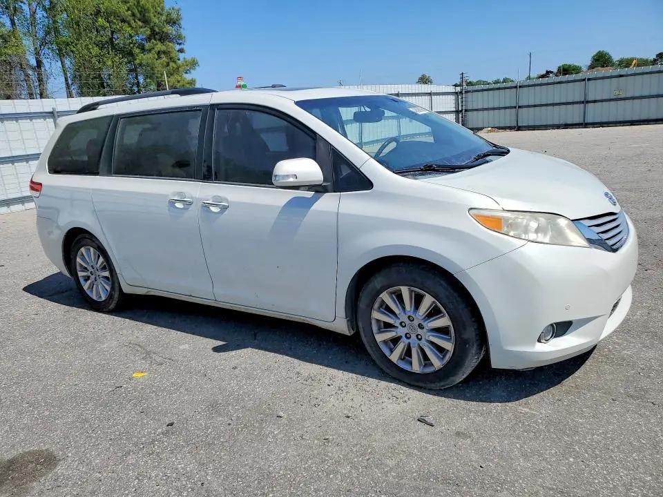 2013 TOYOTA SIENNA LIMITED 7-PASSENGER  